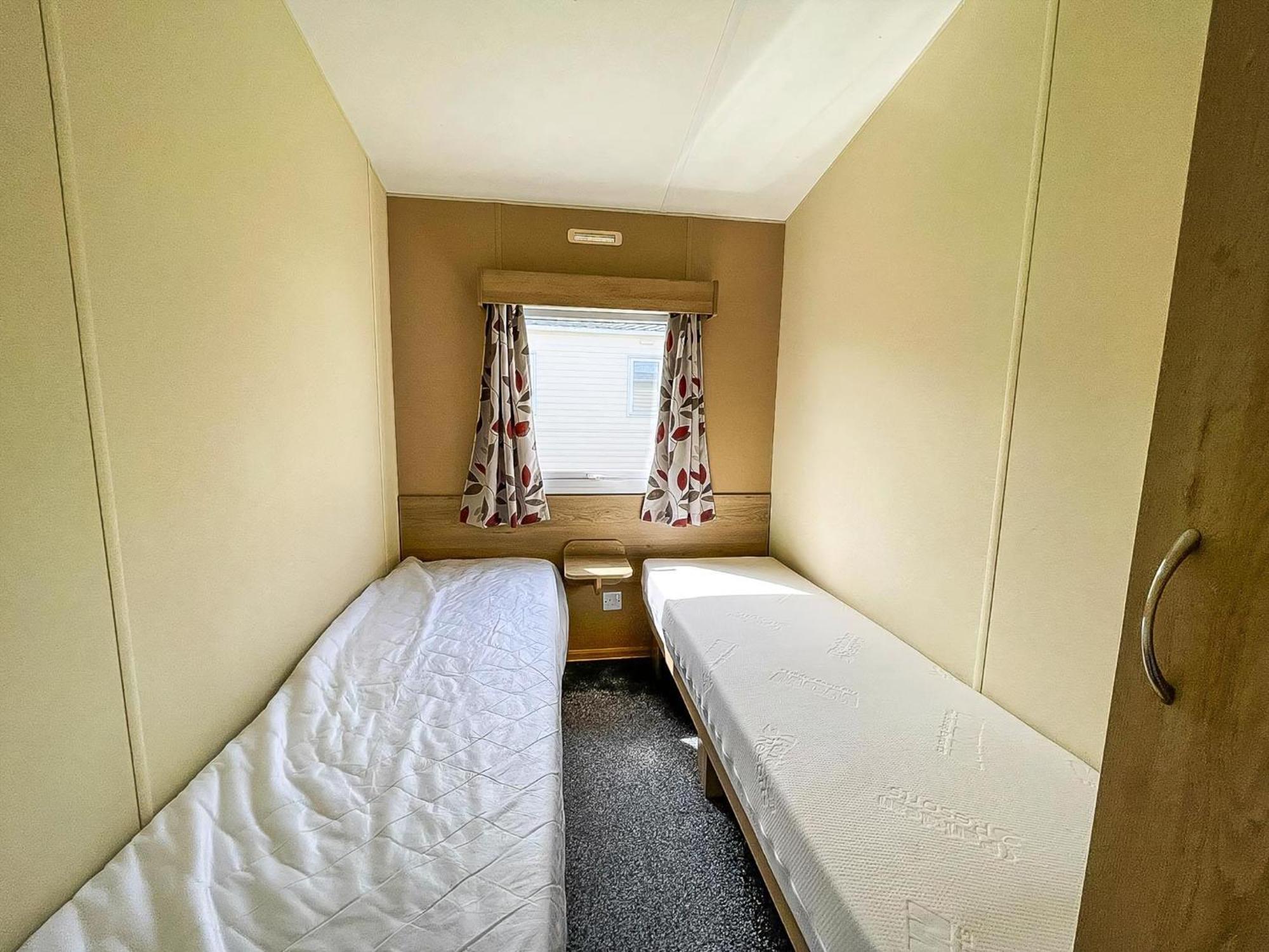 Lovely 6 Berth Caravan At Sunnydale Holiday Park Ref 35375S Лаут Екстер'єр фото